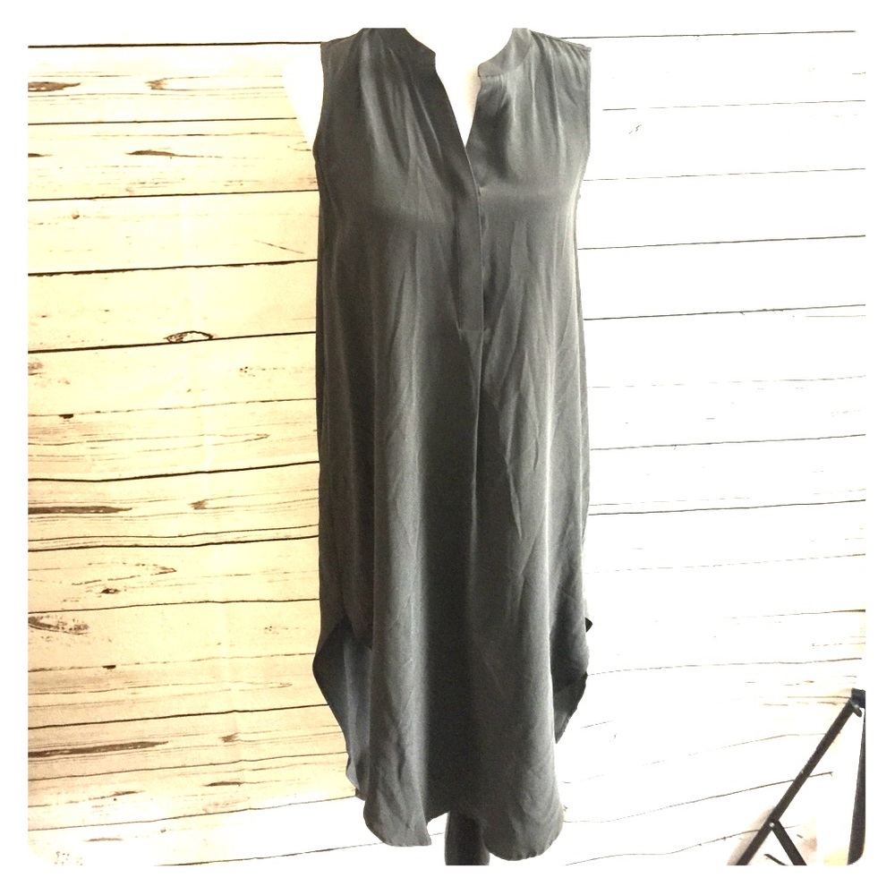 Acrobat sleeveless tunic dress size xs